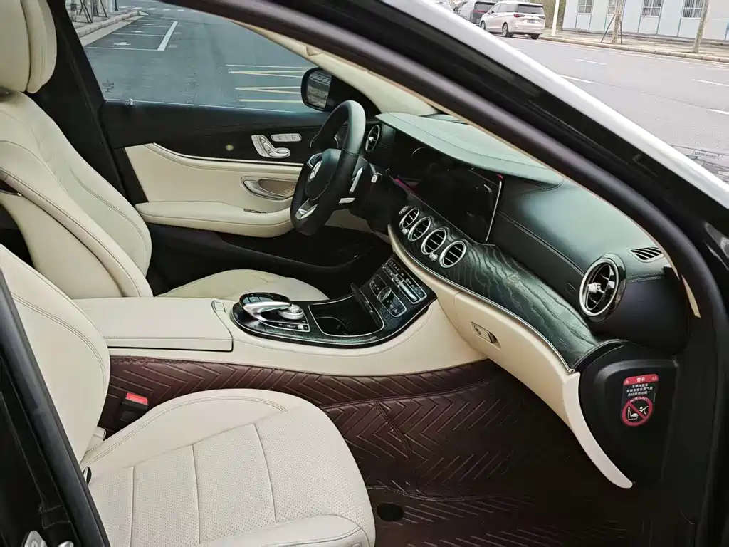 Mercedes-Benz E-Class 2016 — фото 11
