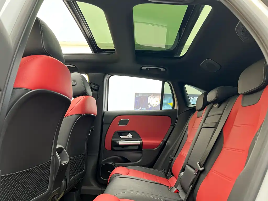 Mercedes-Benz GLA AMG 2023 — фото 27
