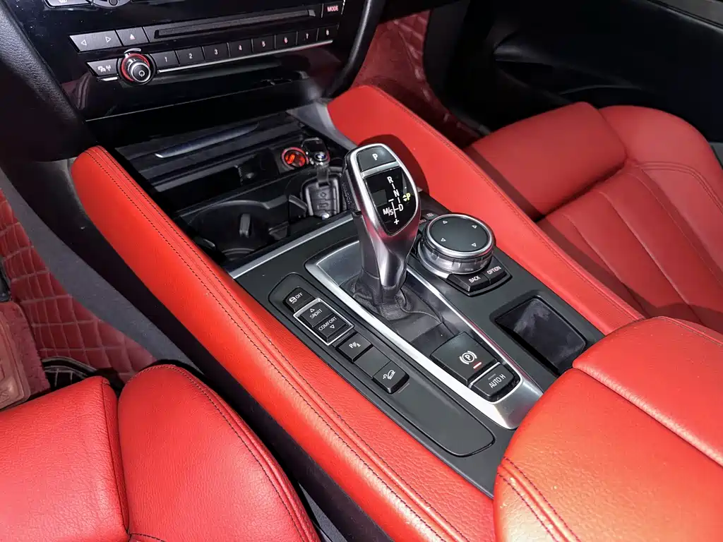 BMW X6 2017 — фото 12