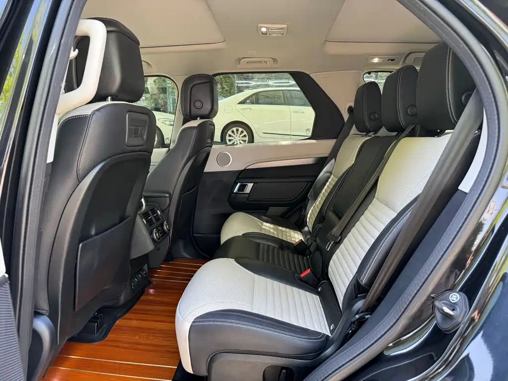 Land Rover Discovery 2021 — фото 23