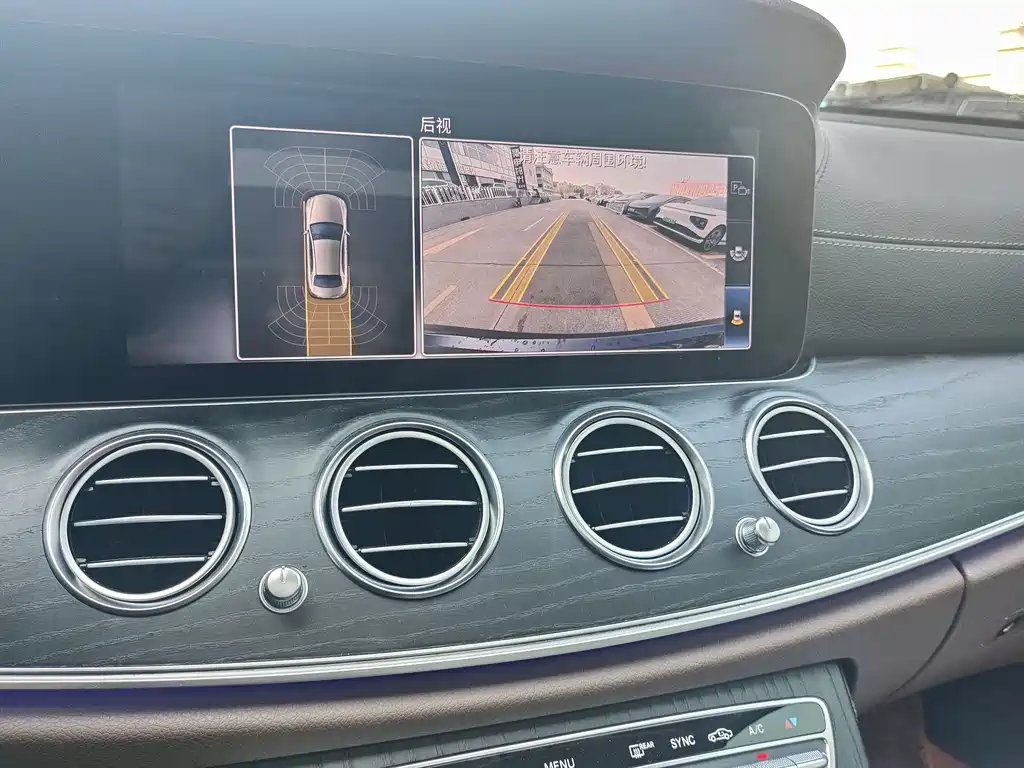 Mercedes-Benz E-Class 2020 — фото 17