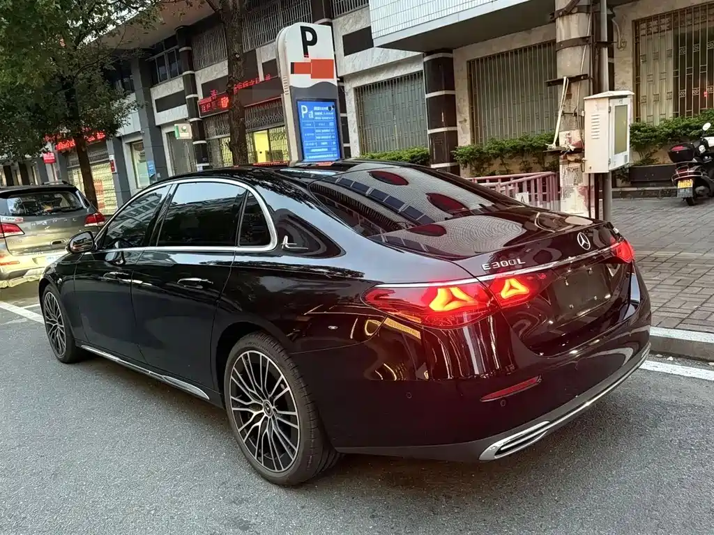 Mercedes-Benz E-Class 2025
