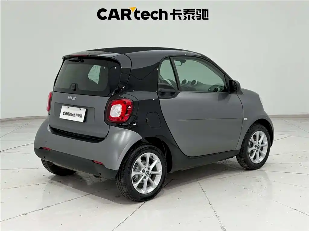 smart Fortwo 2018 — фото 11
