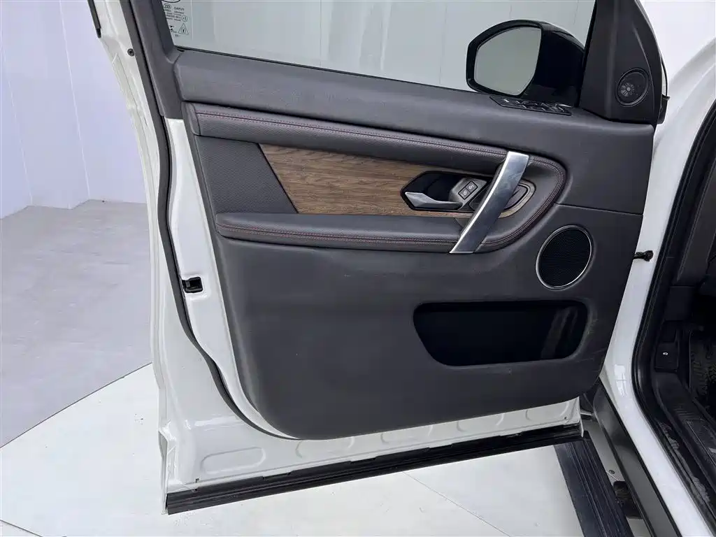 Land Rover Discovery Sport 2020 — фото 17