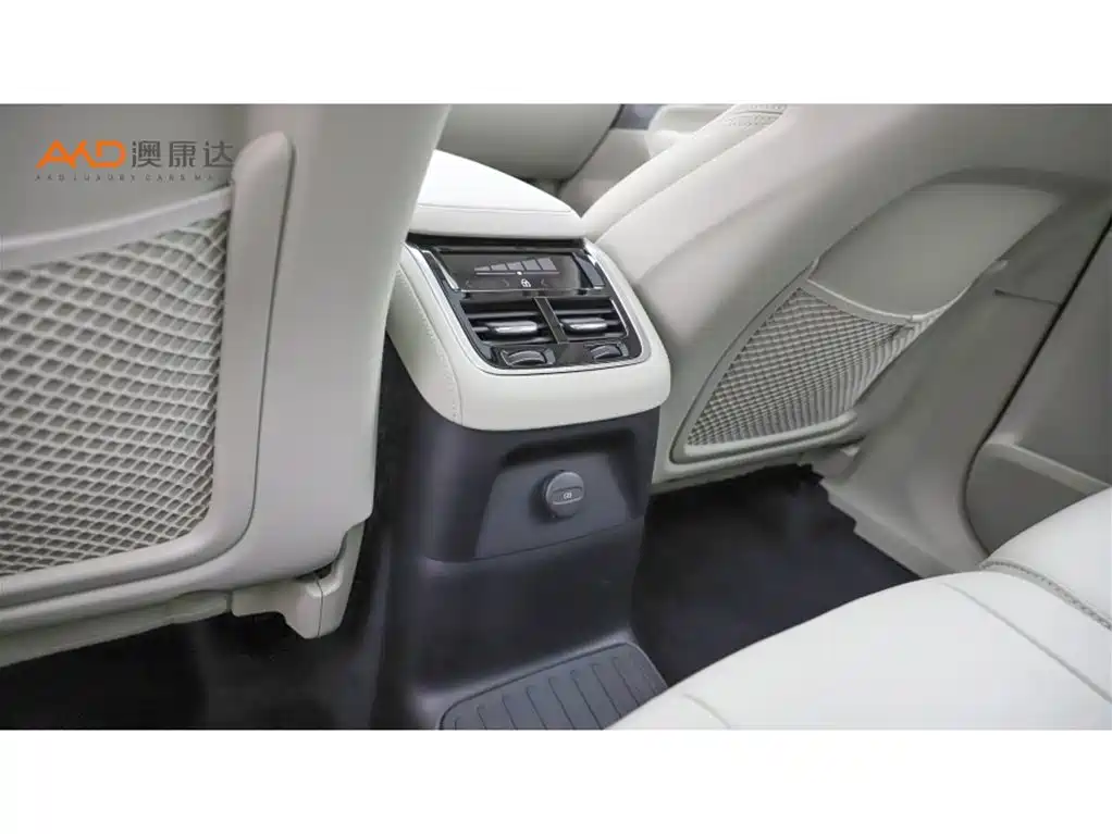 Volvo XC90 PHEV 2025 — фото 10