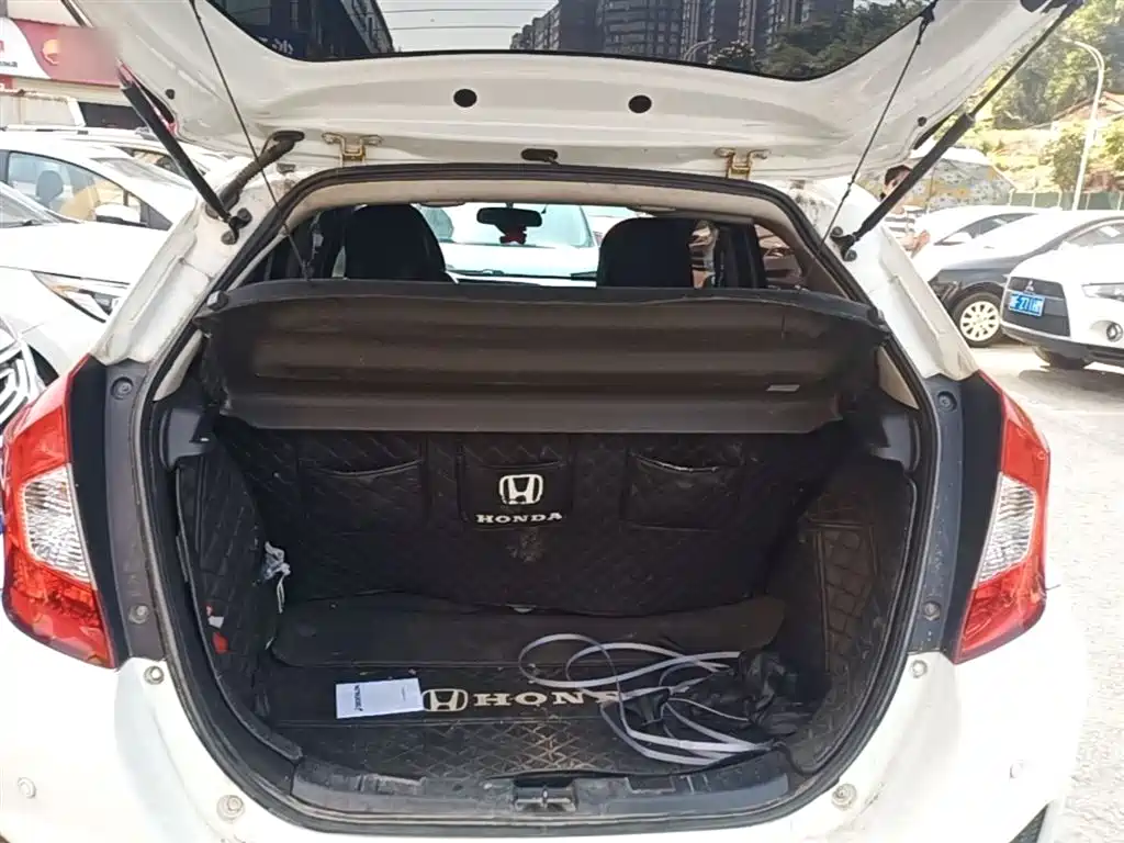 Honda Fit 2016 — фото 19