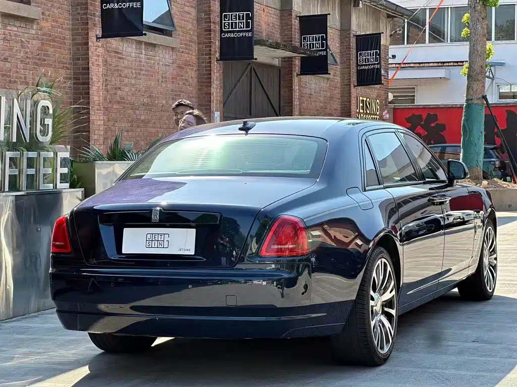 Rolls-Royce Ghost 2015 — фото 4