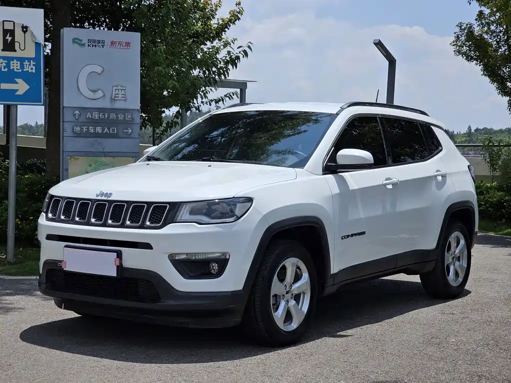 Jeep Compass 2017 — фото 1