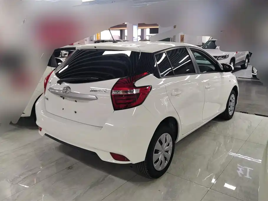 Toyota Yaris L 2018 — фото 3