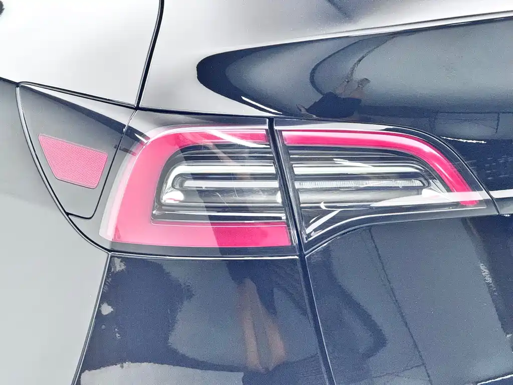 Tesla Model Y 2023 — фото 19