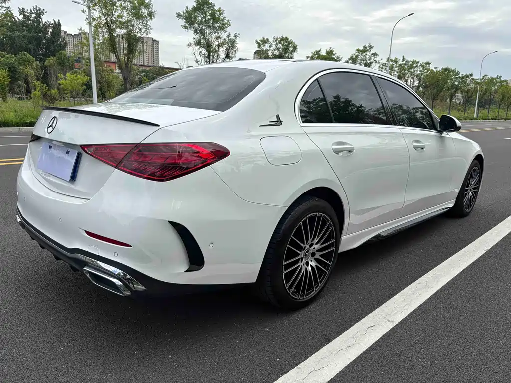 Mercedes-Benz C-Class 2025 — фото 15