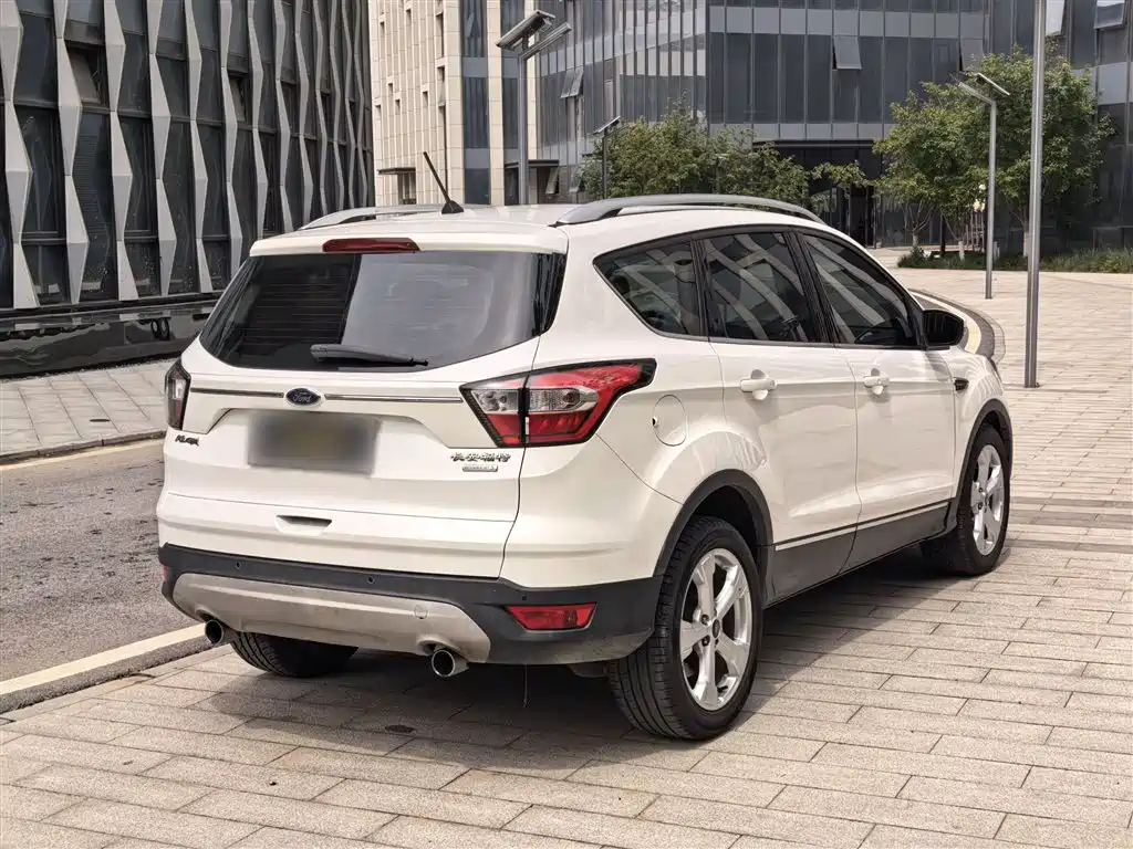 Ford Kuga 2018 — фото 11