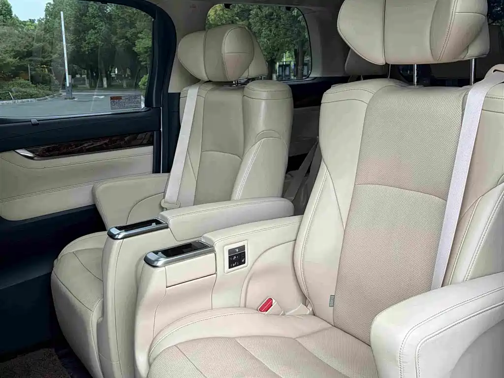 Toyota Alphard 2018 — фото 14