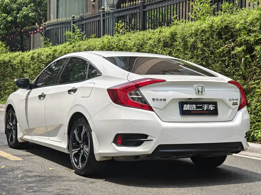 Honda Civic 2017 — фото 16