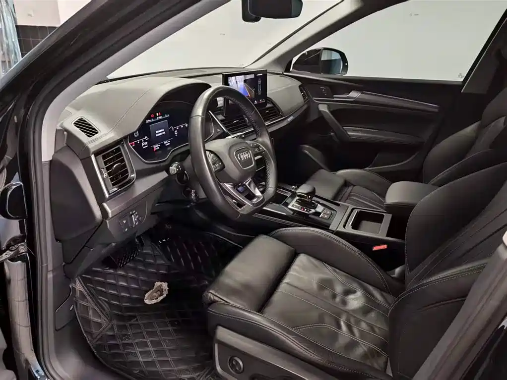 Audi Q5L 2022 — фото 14