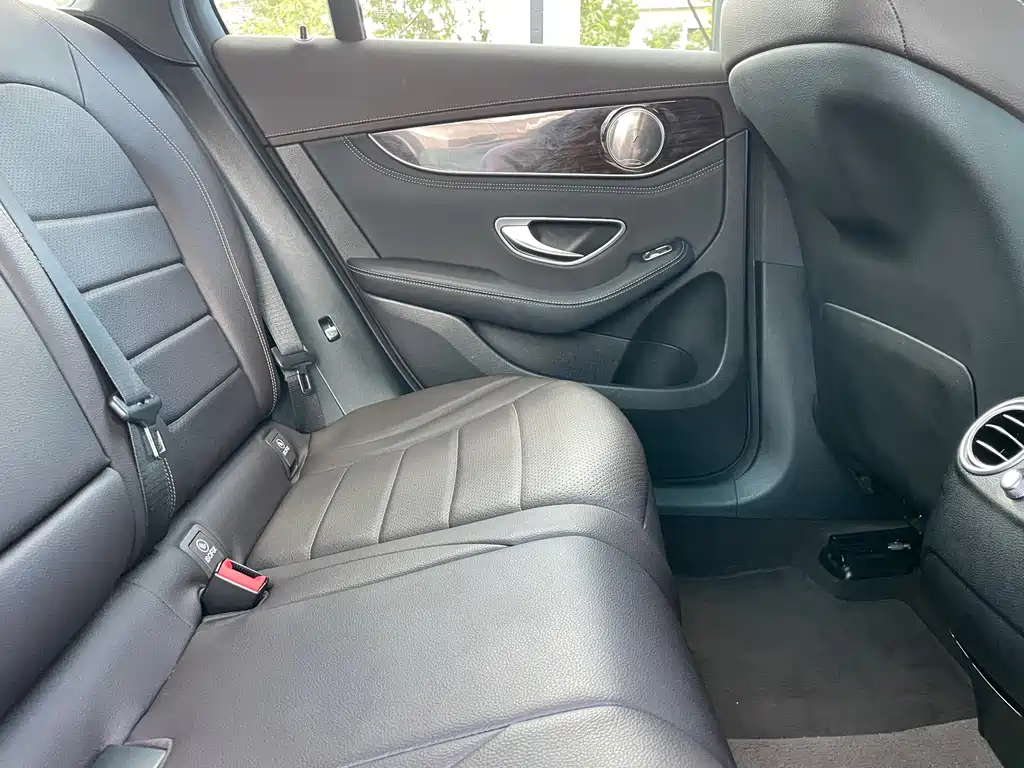 Mercedes-Benz GLC 2017 — фото 13