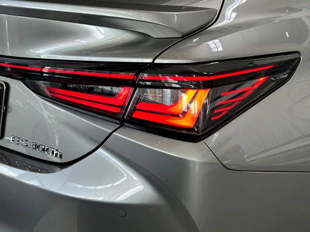 Lexus ES 2025 — фото 13