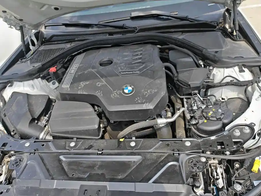 BMW 3 Series 2025 — фото 10