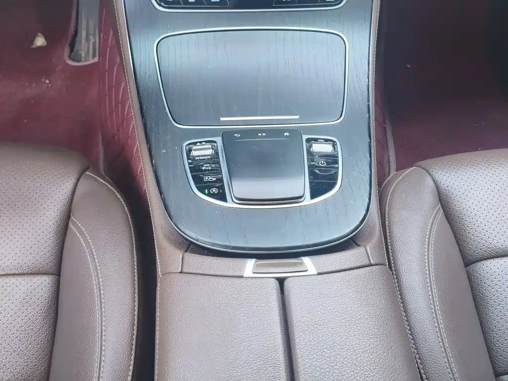 Mercedes-Benz E-Class 2021 — фото 11