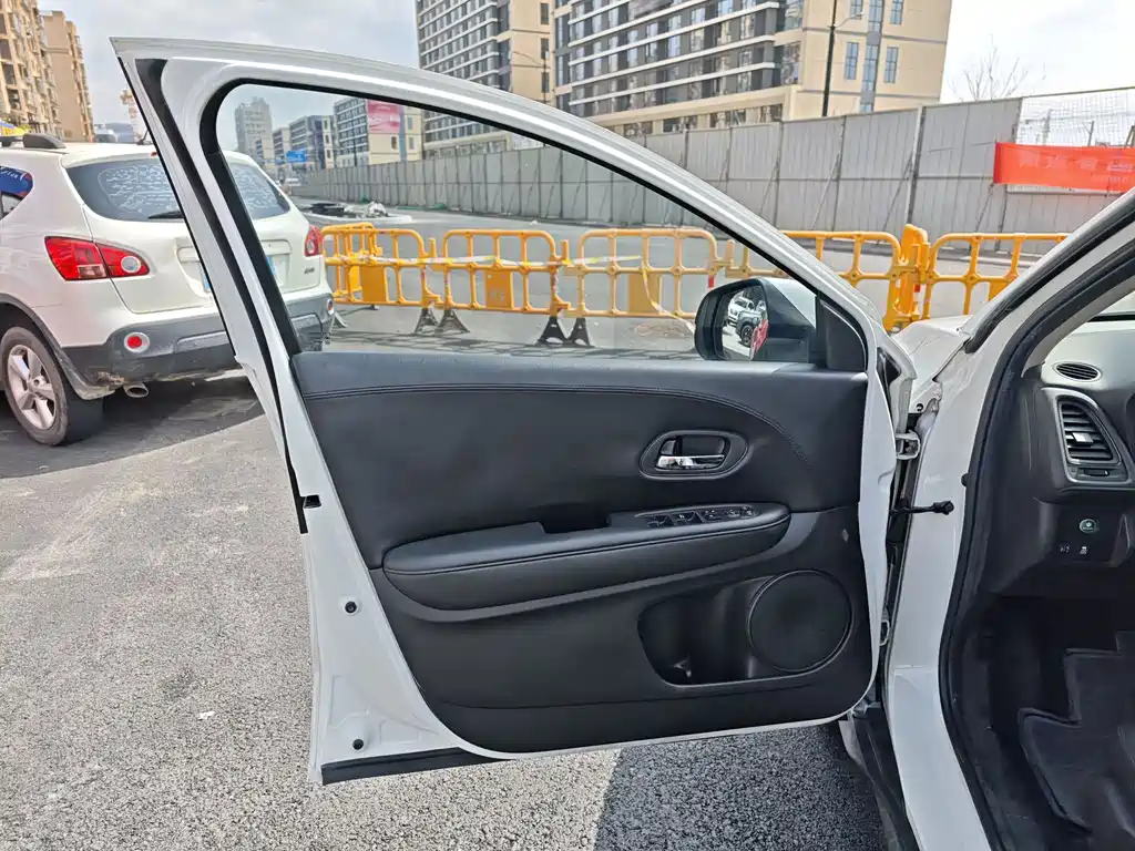 Honda Vezel 2017 — фото 12