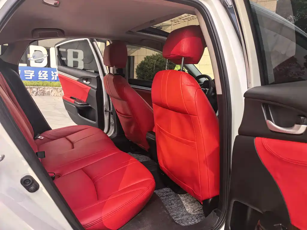 Honda Civic 2019 — фото 11