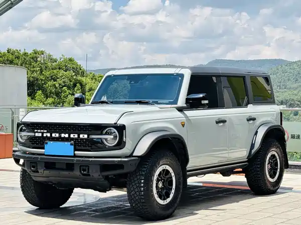 Ford Bronco 2024