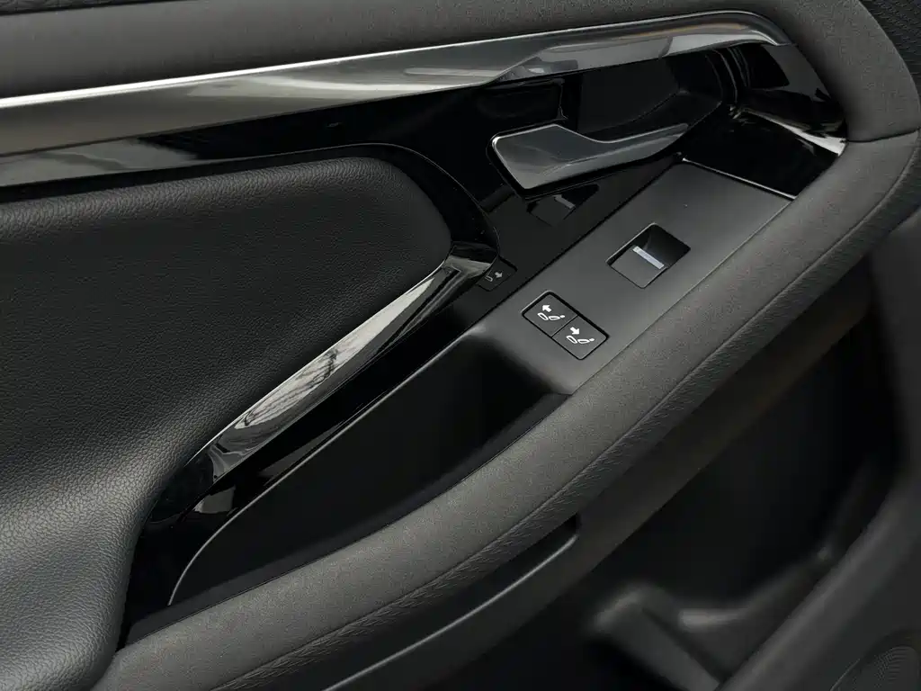 Land Rover Evoque 2022 — фото 18