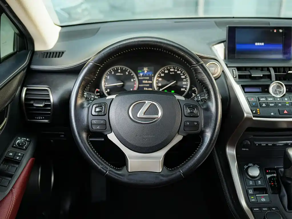 Lexus NX 2016 — фото 19