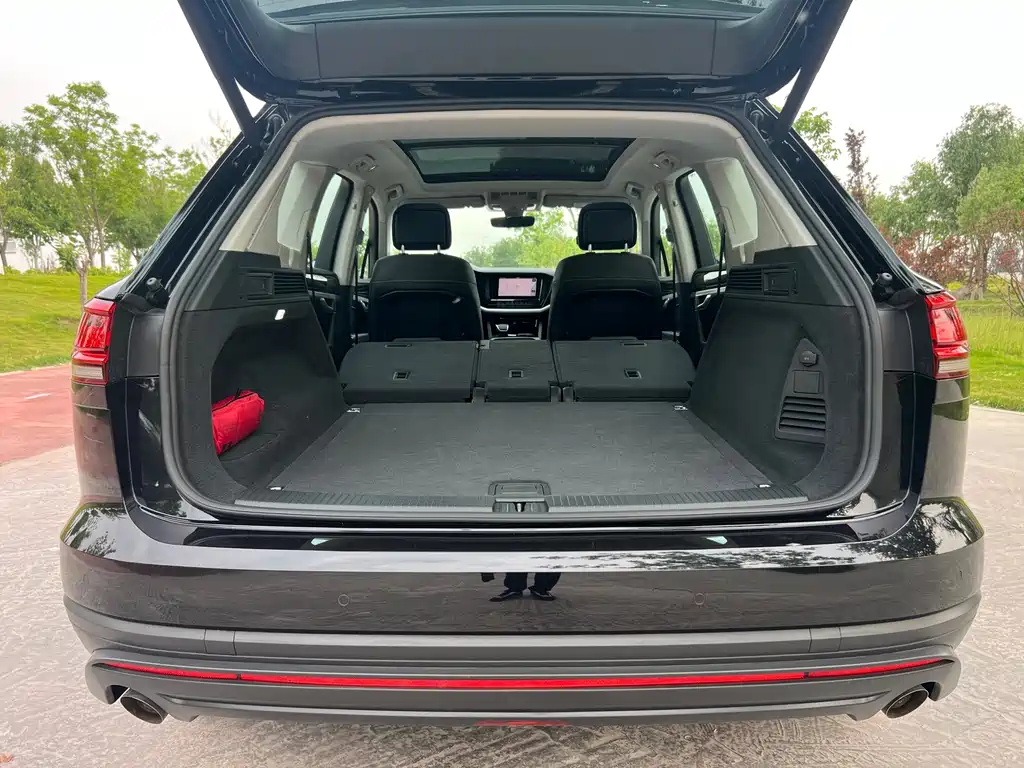 Volkswagen Touareg 2019 — фото 24
