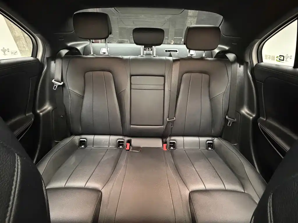Mercedes-Benz A-Class 2022 — фото 17