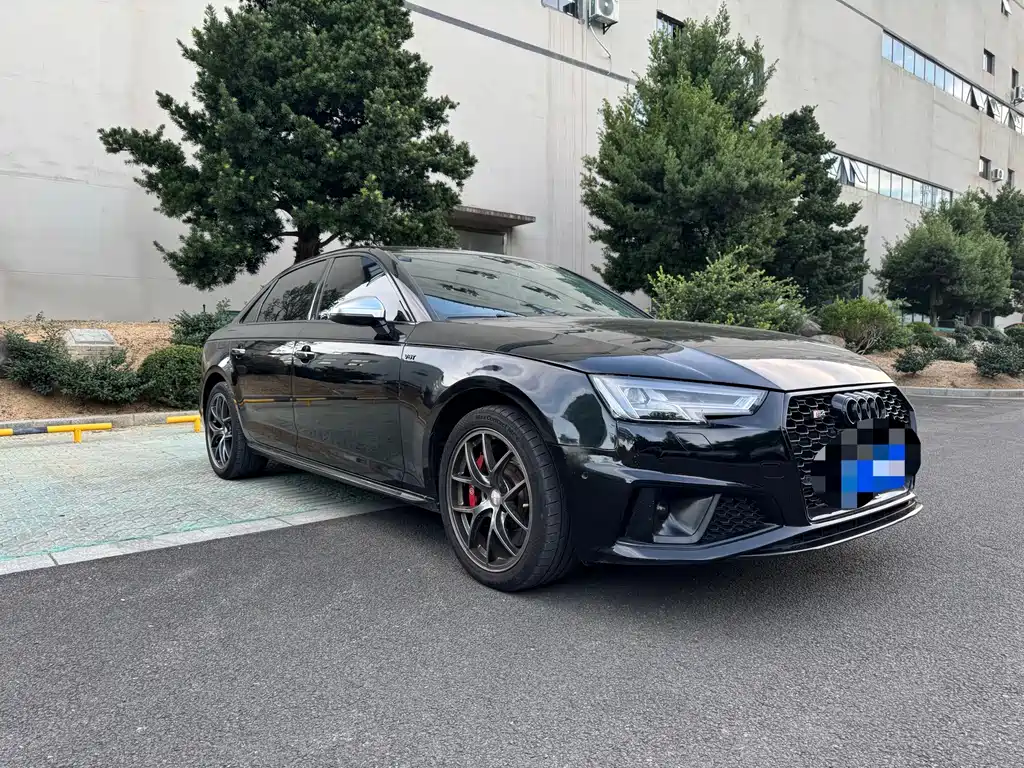 Audi A4L 2019