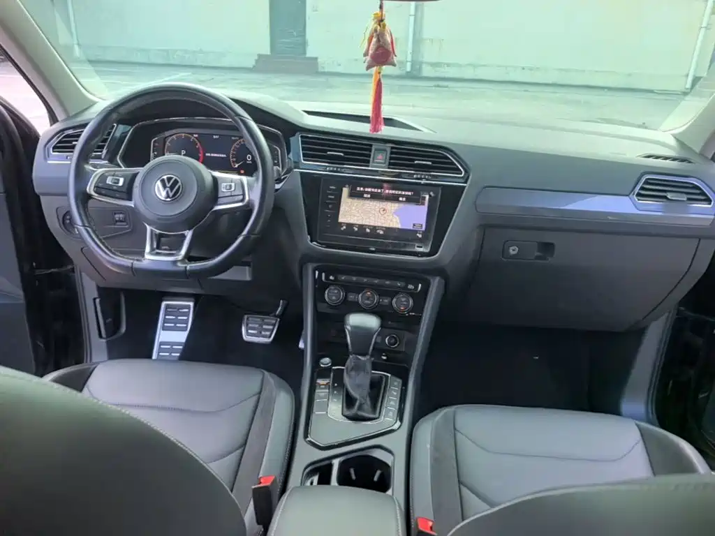 Volkswagen Tiguan L 2021 — фото 10