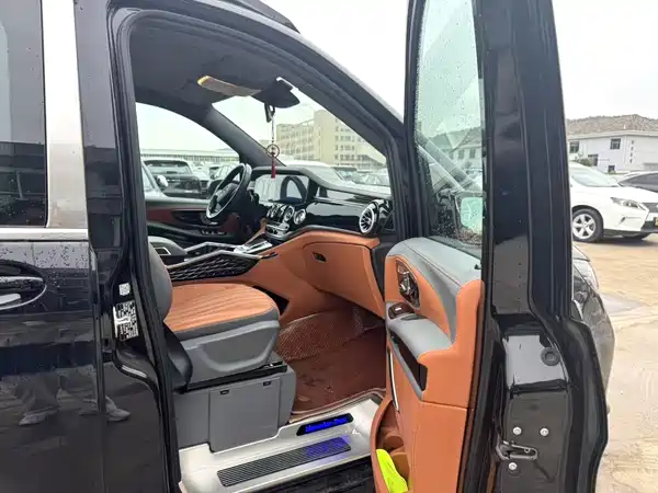 Mercedes-Benz Vito 2023