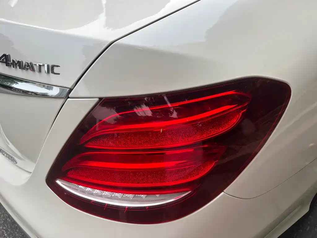 Mercedes-Benz E-Class 2017 — фото 12