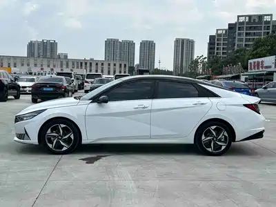 Hyundai Elantra 2022