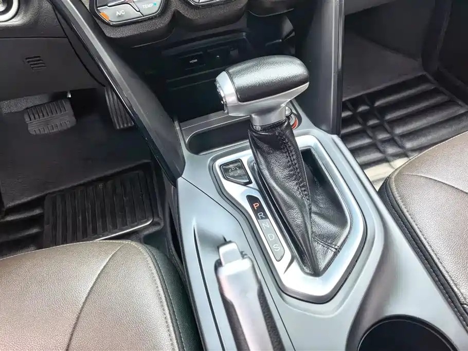 GAC Motor Trumpchi GS4 2015 — фото 16