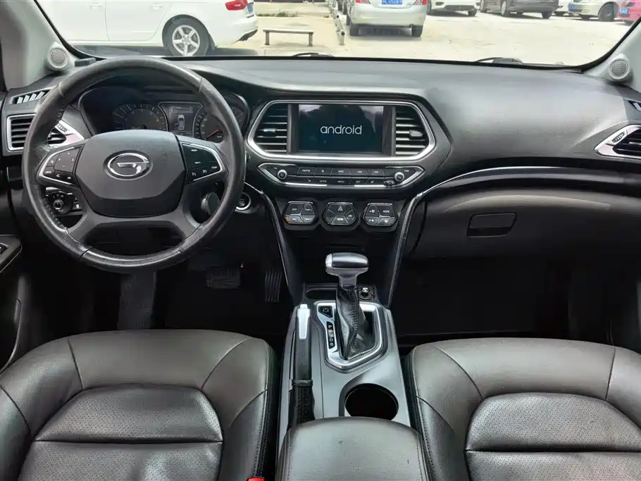 GAC Motor Trumpchi GS4 2015 — фото 12
