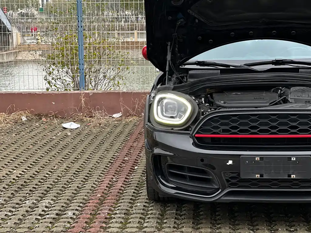 MINI JCW Countryman 2022 — фото 32