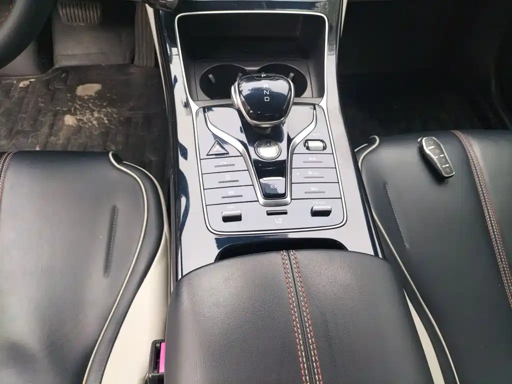 BYD Qin PLUS 2022 — фото 10