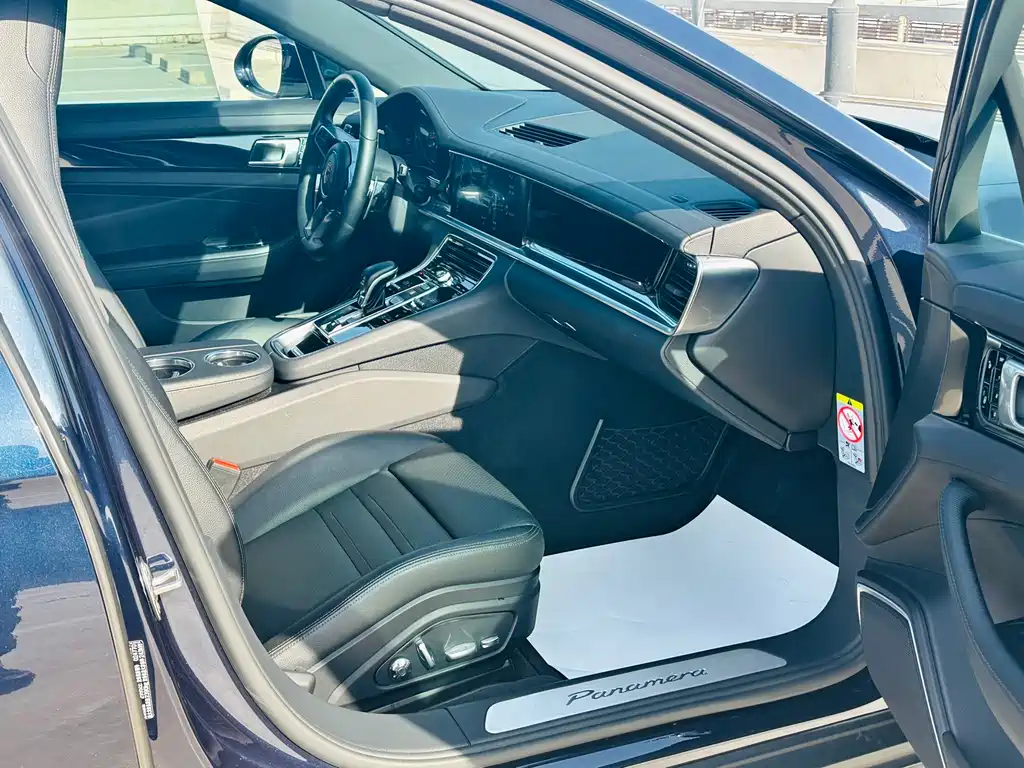 Porsche Panamera 2018 — фото 26