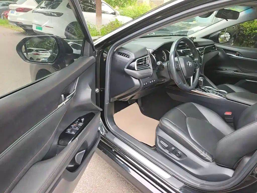 Toyota Camry 2021 — фото 16