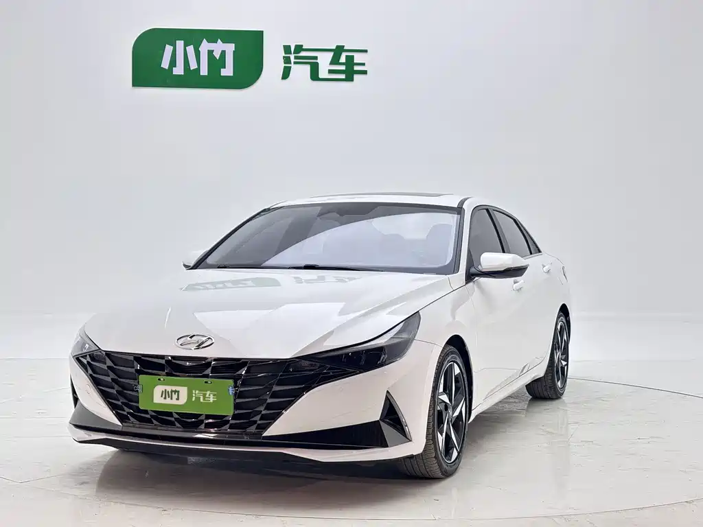 Hyundai Elantra 2022