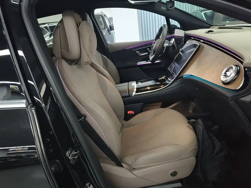 Mercedes-Benz EQE SUV 2023 — фото 25