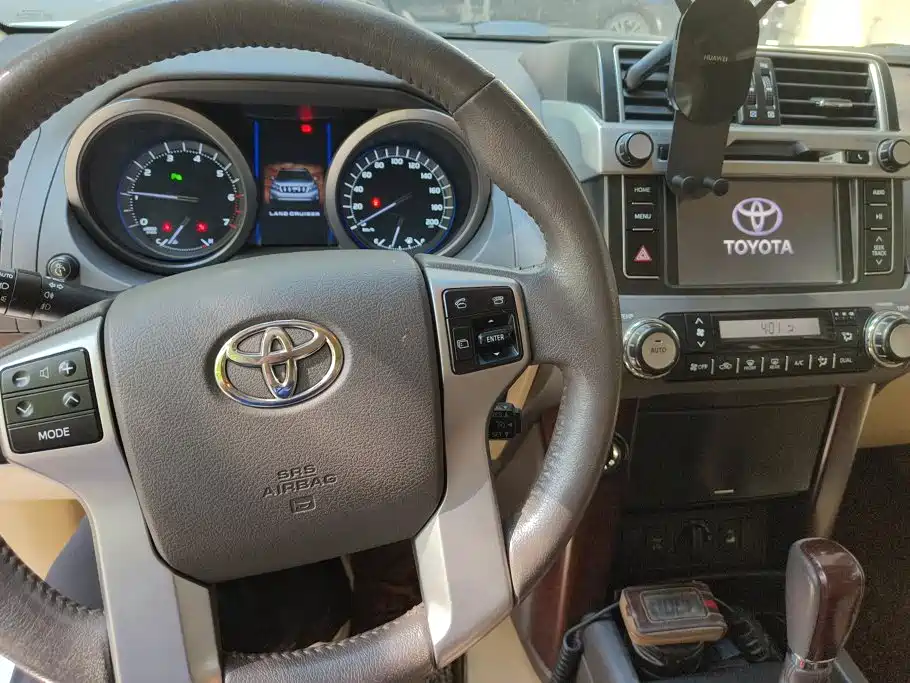 Toyota Prado 2015 — фото 12