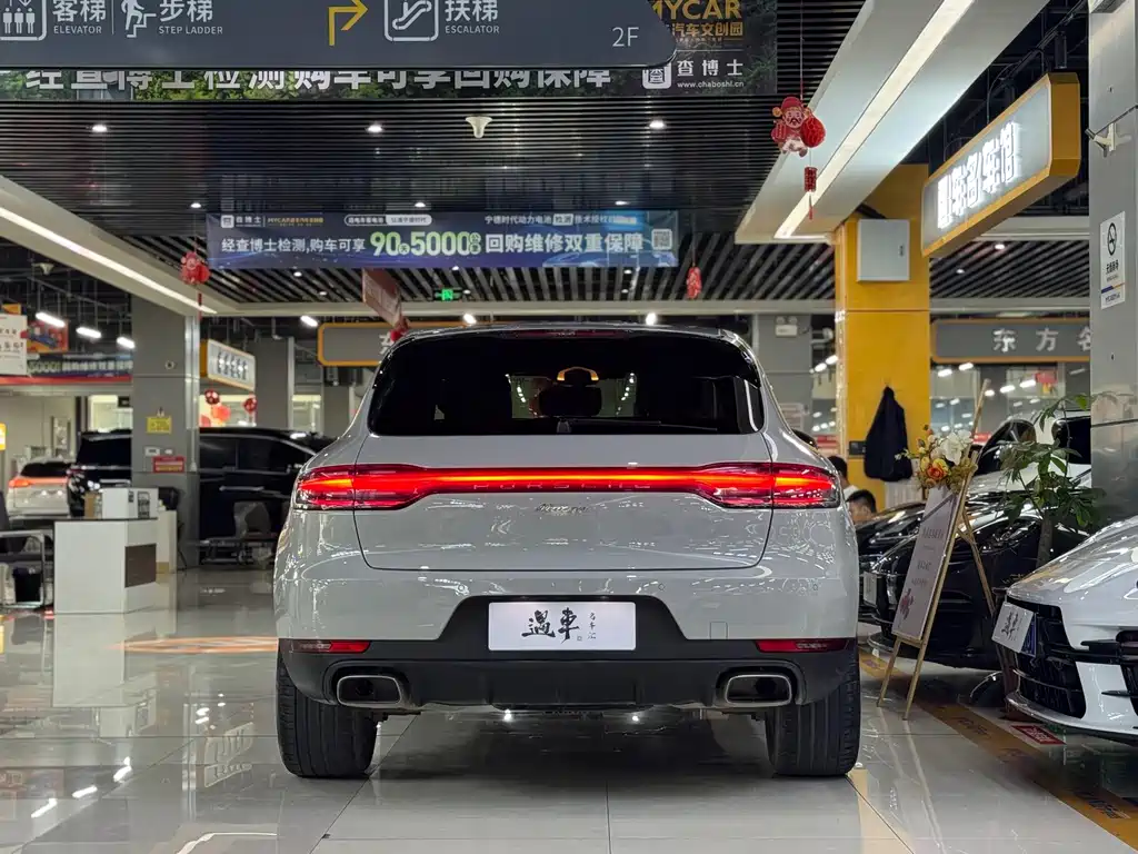 Porsche Macan 2021 — фото 16