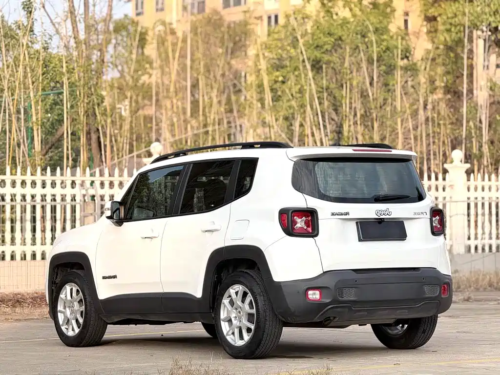 Jeep Renegade 2021 — фото 7