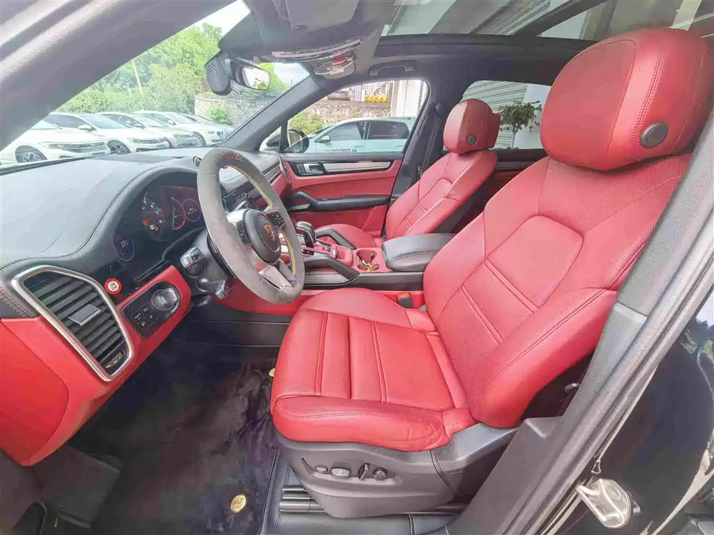 Porsche Cayenne 2022