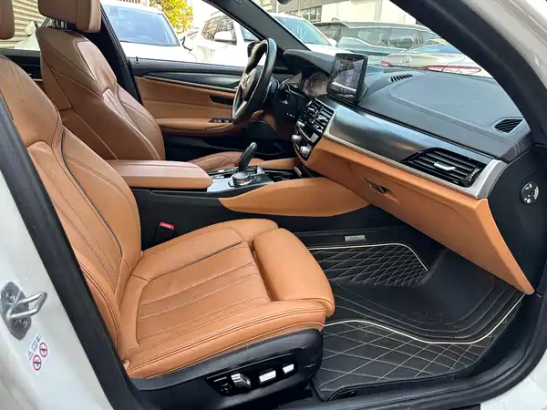 BMW 5 Series 2022