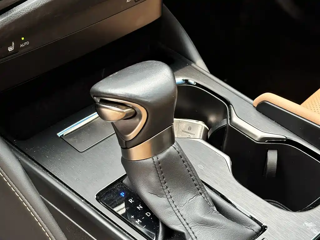 Lexus ES 2023 — фото 17