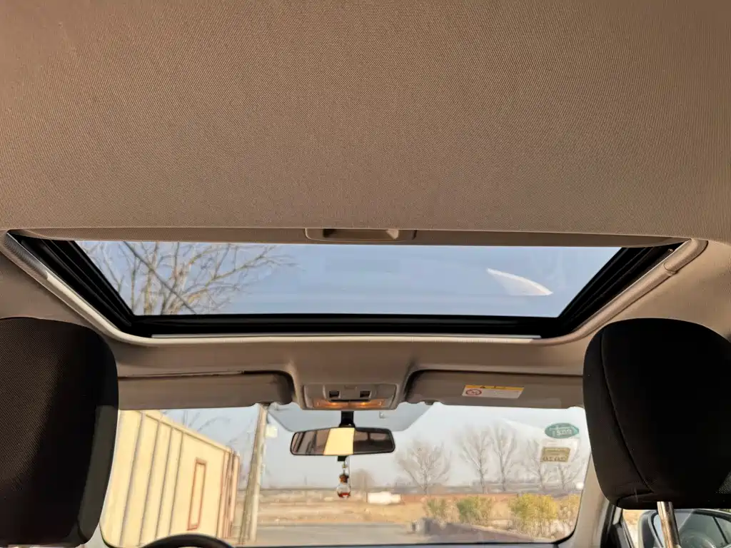 Toyota RAV4 2018 — фото 11